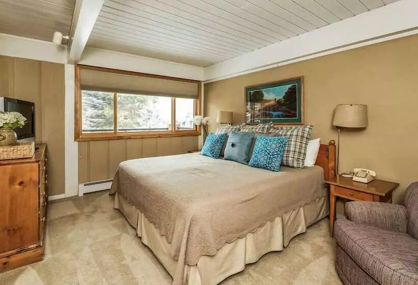 Stonebridge Condominiums