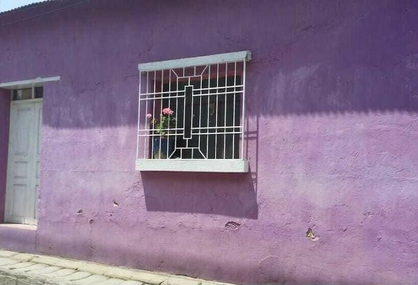 Casa Encuentro Hostel