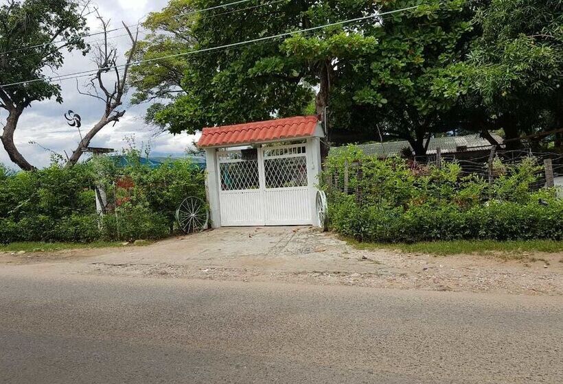 هاستل Reisen Hostal