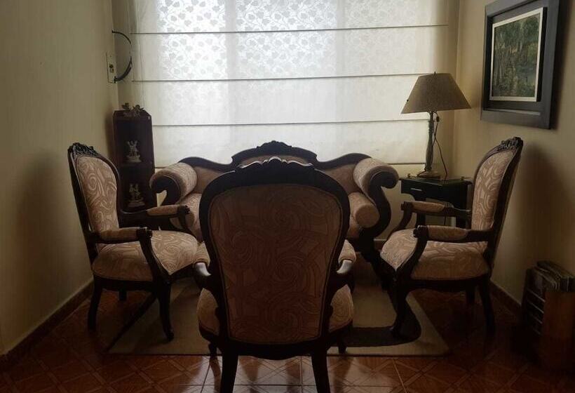 هاستل Reisen Hostal