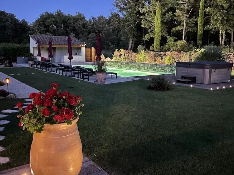 ベッドアンドブレックファースト Chambres D Hôtes La Dryade