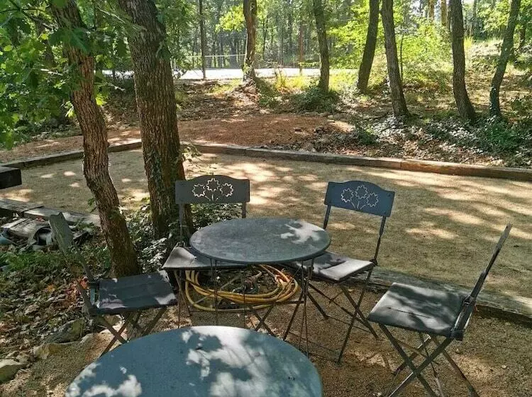 ベッドアンドブレックファースト Chambres D Hôtes La Dryade