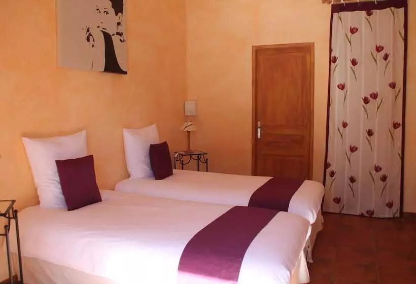 ベッドアンドブレックファースト Chambres D Hôtes La Dryade