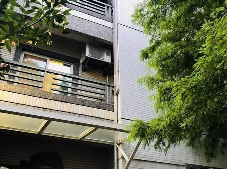 تختخواب و صبحانه Corner Love Homestay