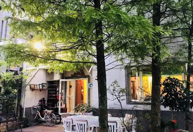 تختخواب و صبحانه Corner Love Homestay