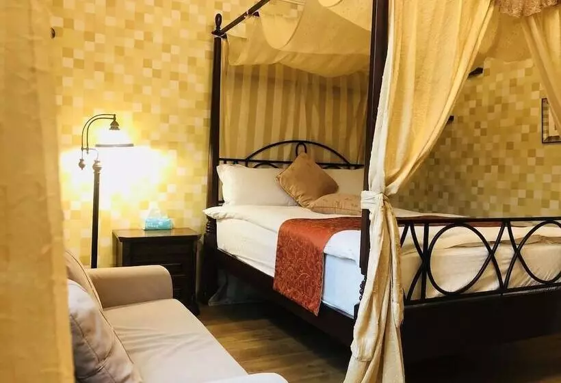 تختخواب و صبحانه Corner Love Homestay