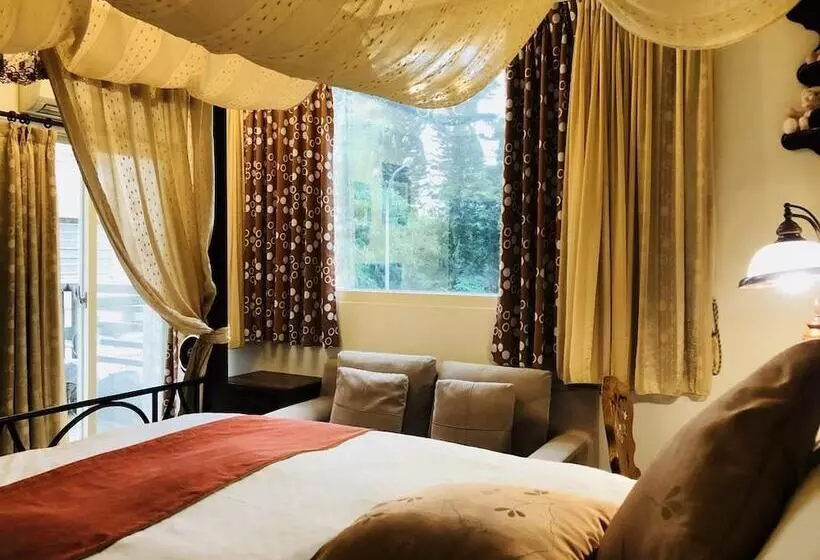 تختخواب و صبحانه Corner Love Homestay