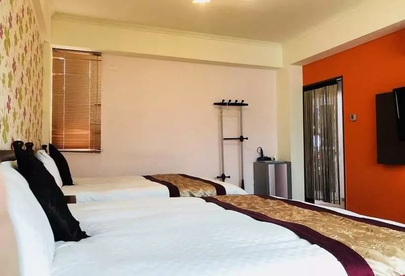 تختخواب و صبحانه Corner Love Homestay