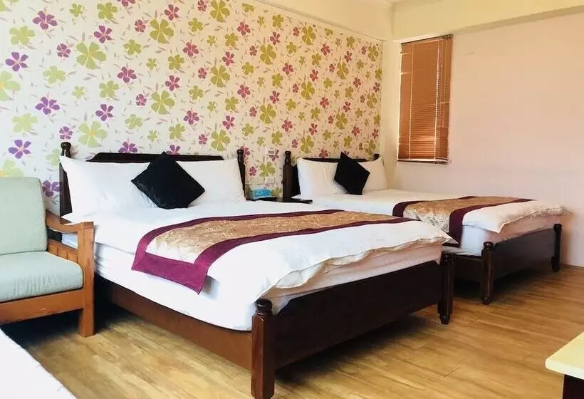 تختخواب و صبحانه Corner Love Homestay
