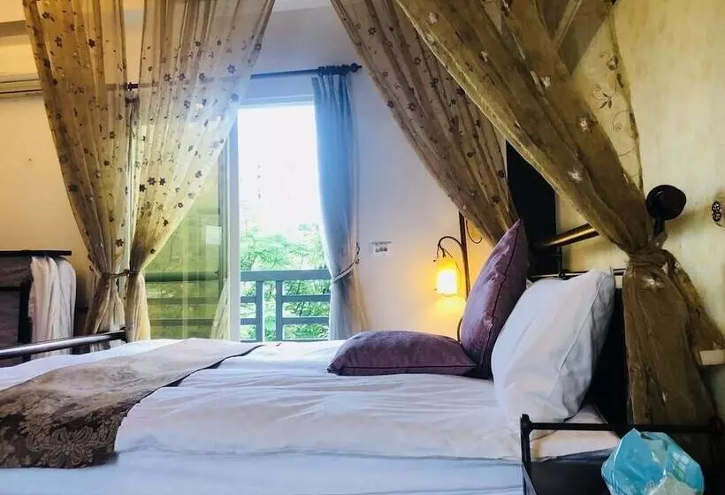 تختخواب و صبحانه Corner Love Homestay