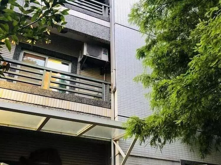 تختخواب و صبحانه Corner Love Homestay