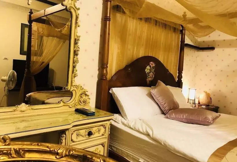 تختخواب و صبحانه Corner Love Homestay
