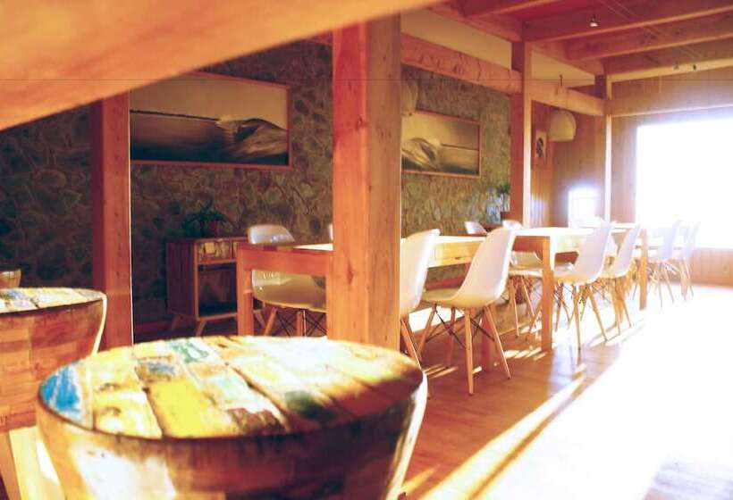 تختخواب و صبحانه Natural Surf Lodge