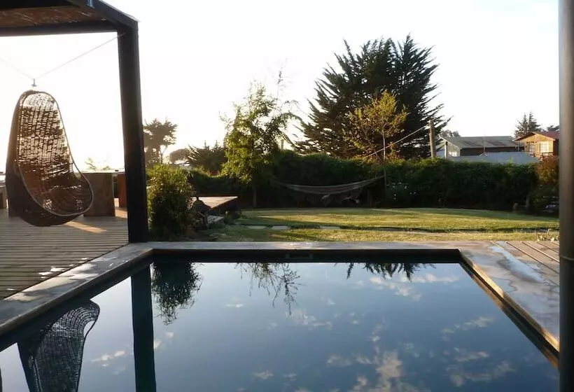 Aamiaismajoitus (B&B) Natural Surf Lodge