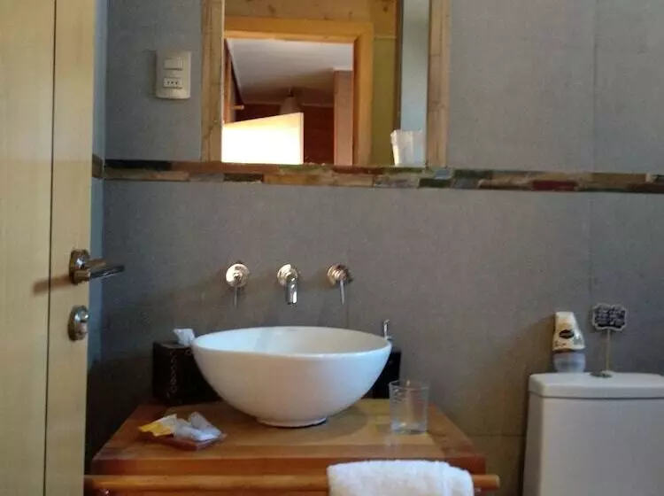 Aamiaismajoitus (B&B) Natural Surf Lodge