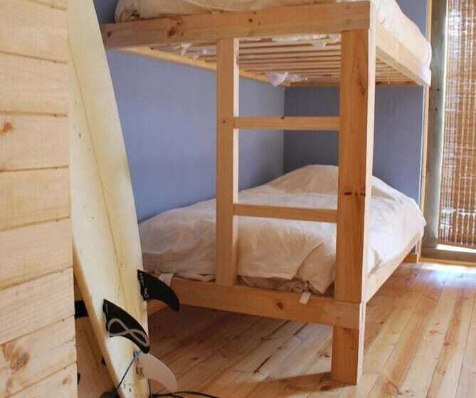 تختخواب و صبحانه Natural Surf Lodge