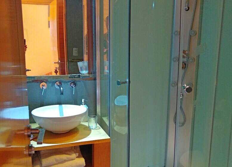 تختخواب و صبحانه Natural Surf Lodge