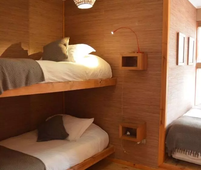 Aamiaismajoitus (B&B) Natural Surf Lodge