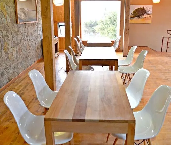 Aamiaismajoitus (B&B) Natural Surf Lodge