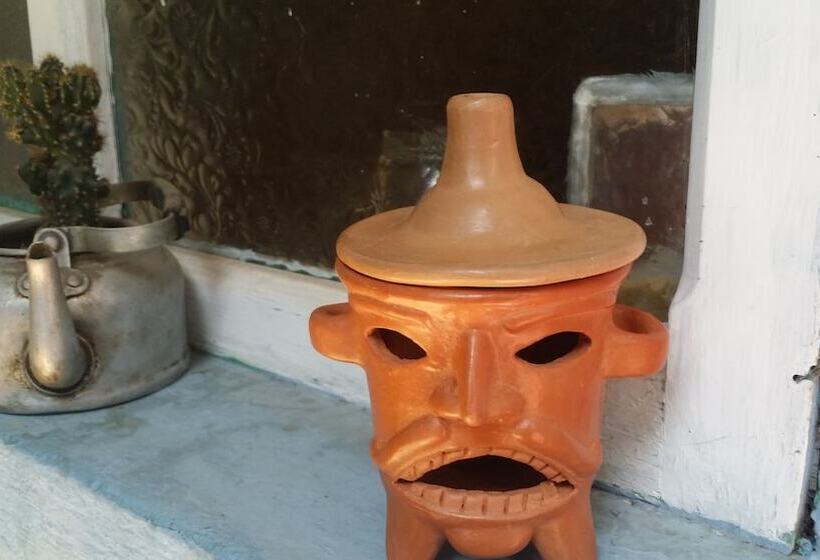 Casa Encuentro Hostel