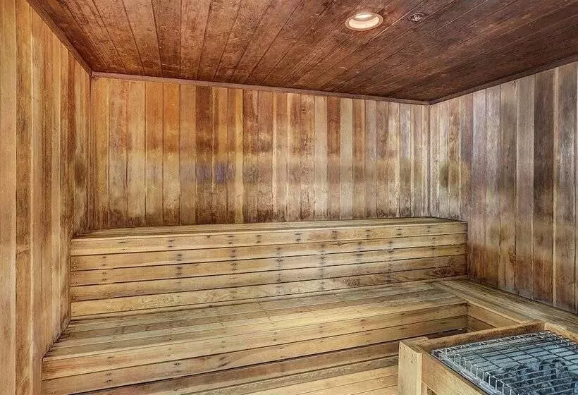 ホテル 4 Bedroom Ski In, Ski Out Mountain Vacation Rental Located Next To Historic Main Street In Downtown