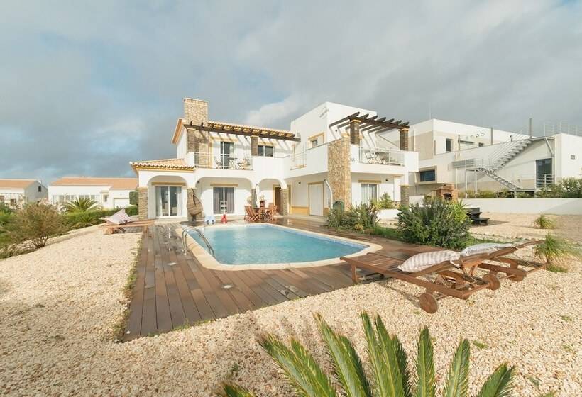 فندق Arrifana Destination Suites