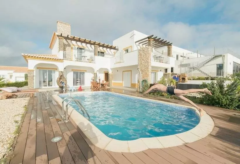 Hotelli Arrifana Destination Suites