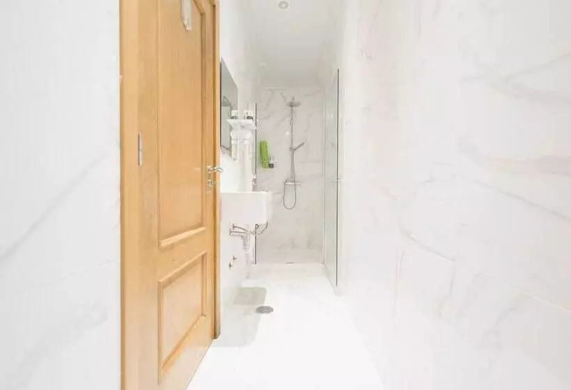 Hotelli Arrifana Destination Suites