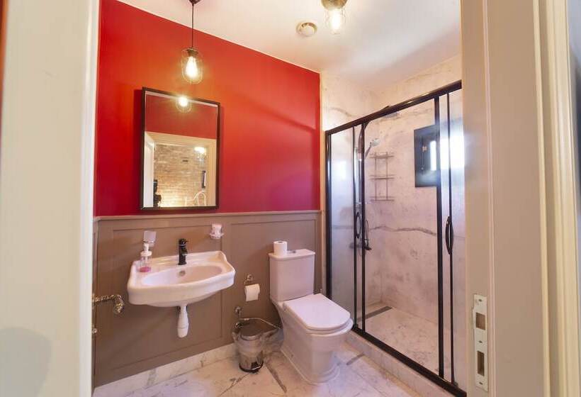 ホテル Avlulu Konak