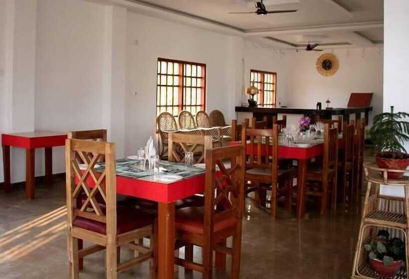 Отель Bon Villa Retreat