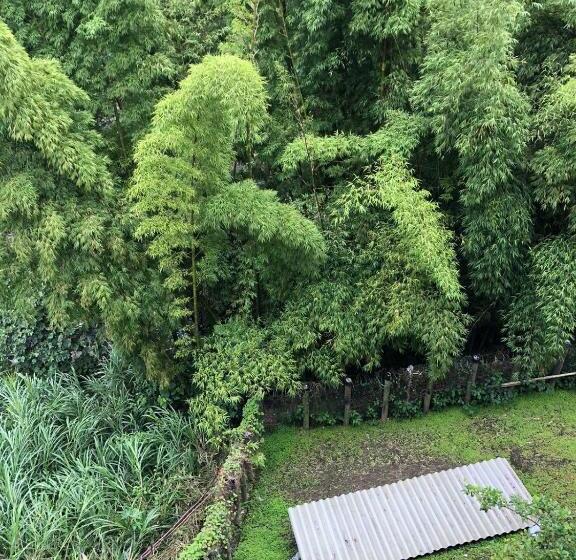 בית מלון כפרי Cambulos