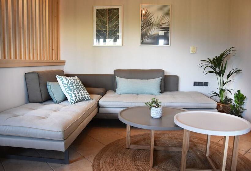 هتل Olivella Villas By Vatos