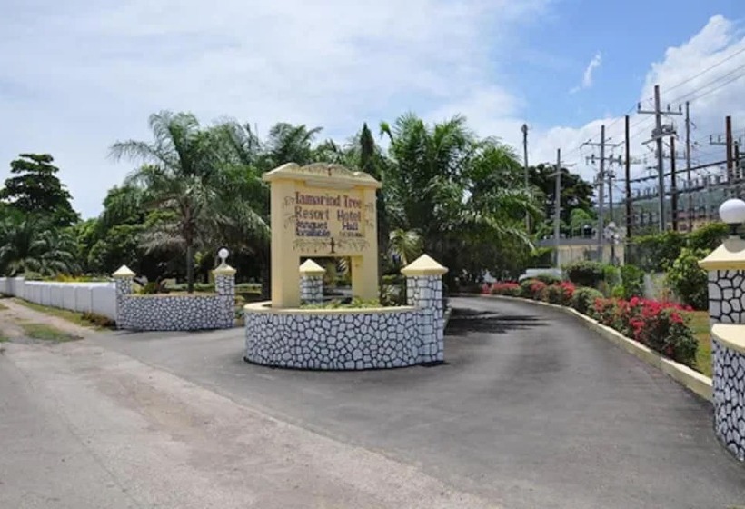 هتل Tamarind Tree Resort