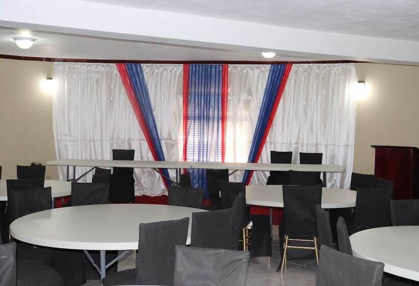 هتل Tamarind Tree Resort