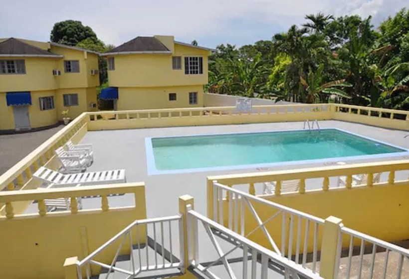 هتل Tamarind Tree Resort