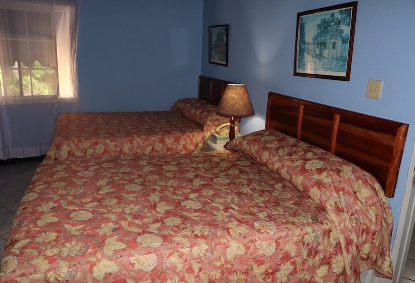 هتل Tamarind Tree Resort