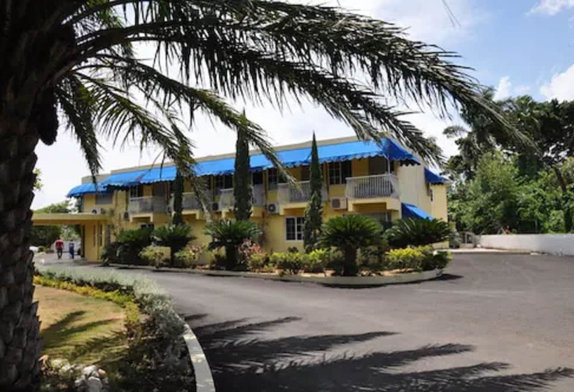 هتل Tamarind Tree Resort