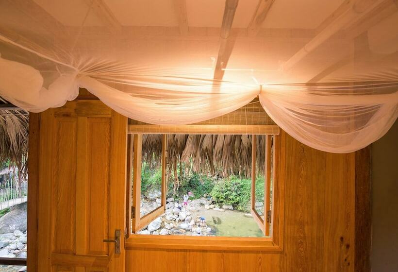 هتل Topas Riverside Lodge