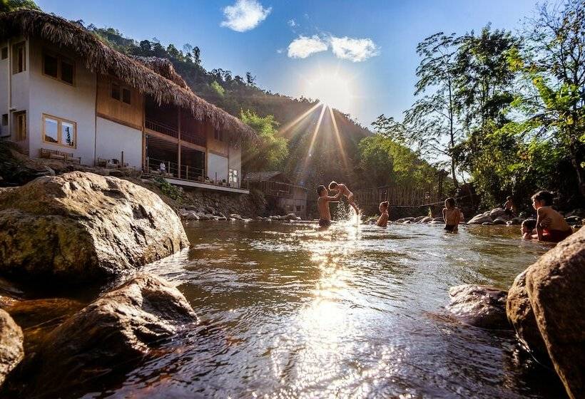 هتل Topas Riverside Lodge