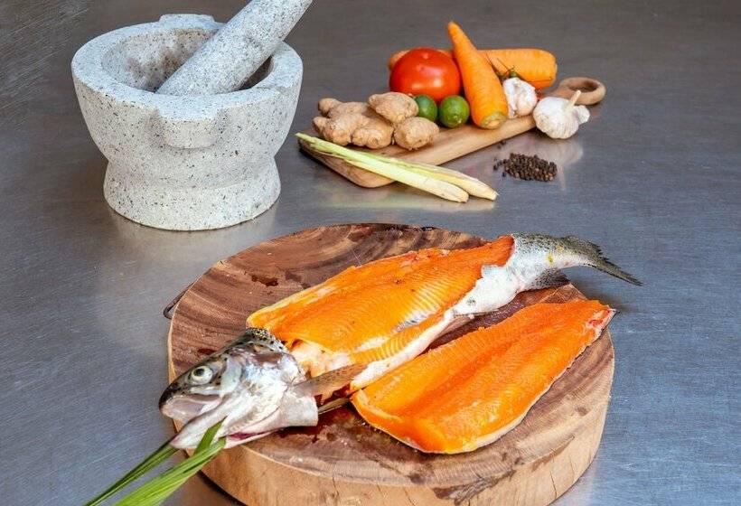 هتل Topas Riverside Lodge