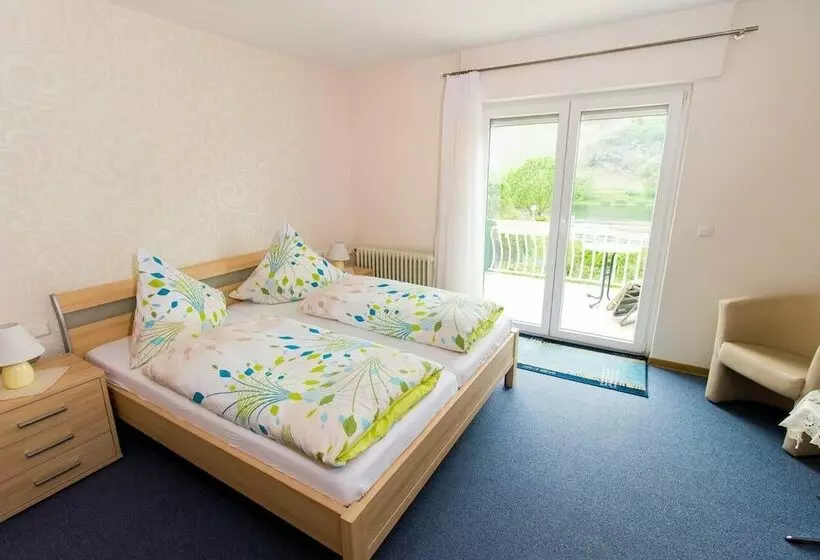 Hotelli Weinhaus Moselblick