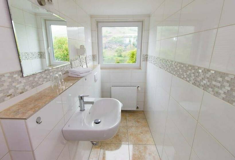 בית מלון כפרי Weinhaus Moselblick