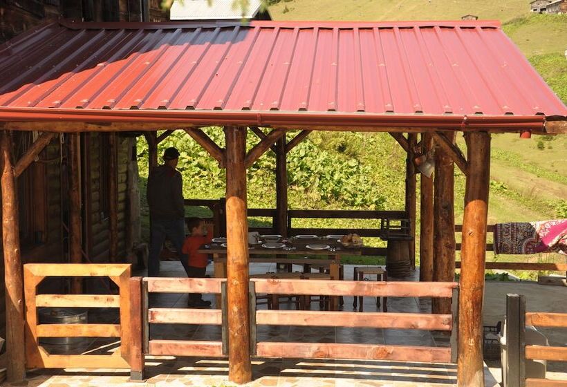 بنسيون Tanevit Dag Evi