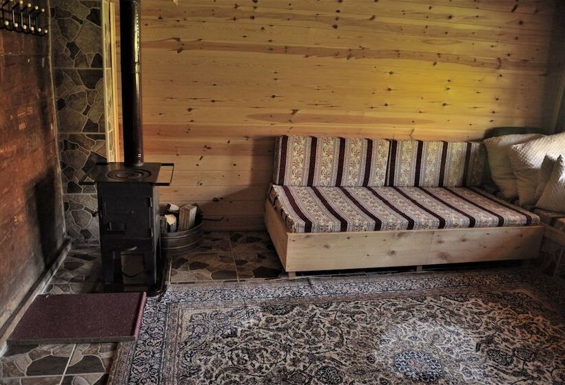 بنسيون Tanevit Dag Evi