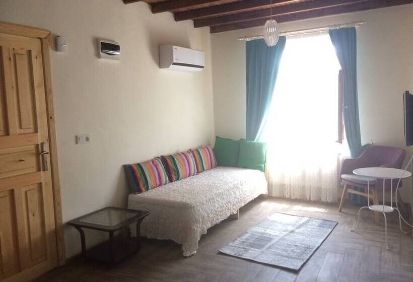 پانسیون Tas Suite Konukevi