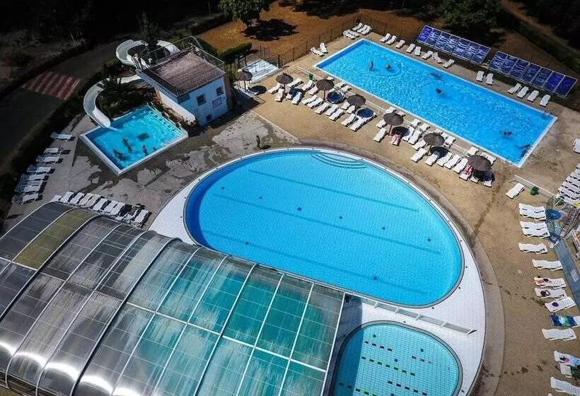 Lomakeskus Vacances Passion   Leon Les Genets