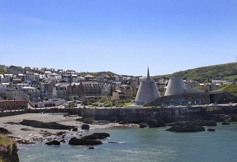 Apartment 4 Granville Point