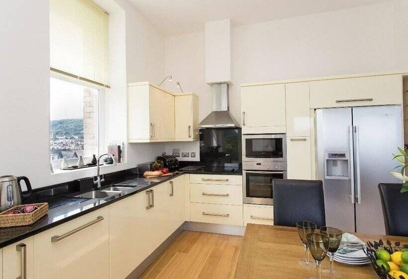 Apartment 4 Granville Point