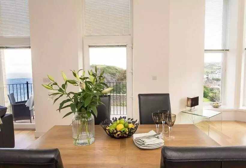 Apartment 4 Granville Point