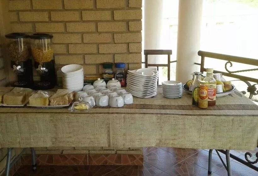 Aamiaismajoitus (B&B) Kwa Mosele Bnb